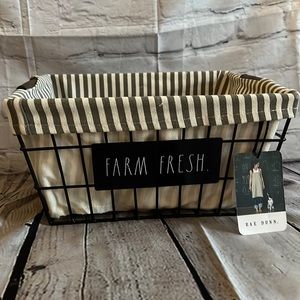 Rae Dunn Market Fresh basket. NWT 🖤